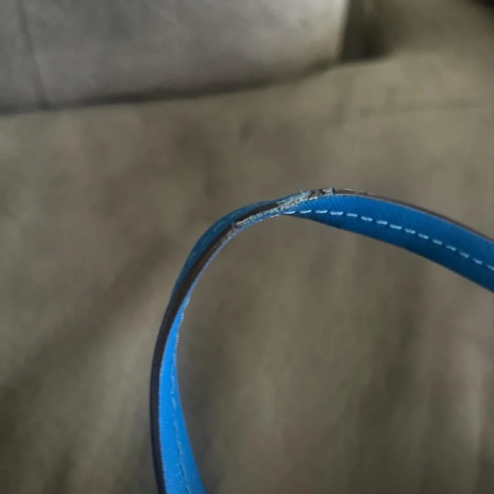 Coach Bright Blue w strap - Picture 2 of 3